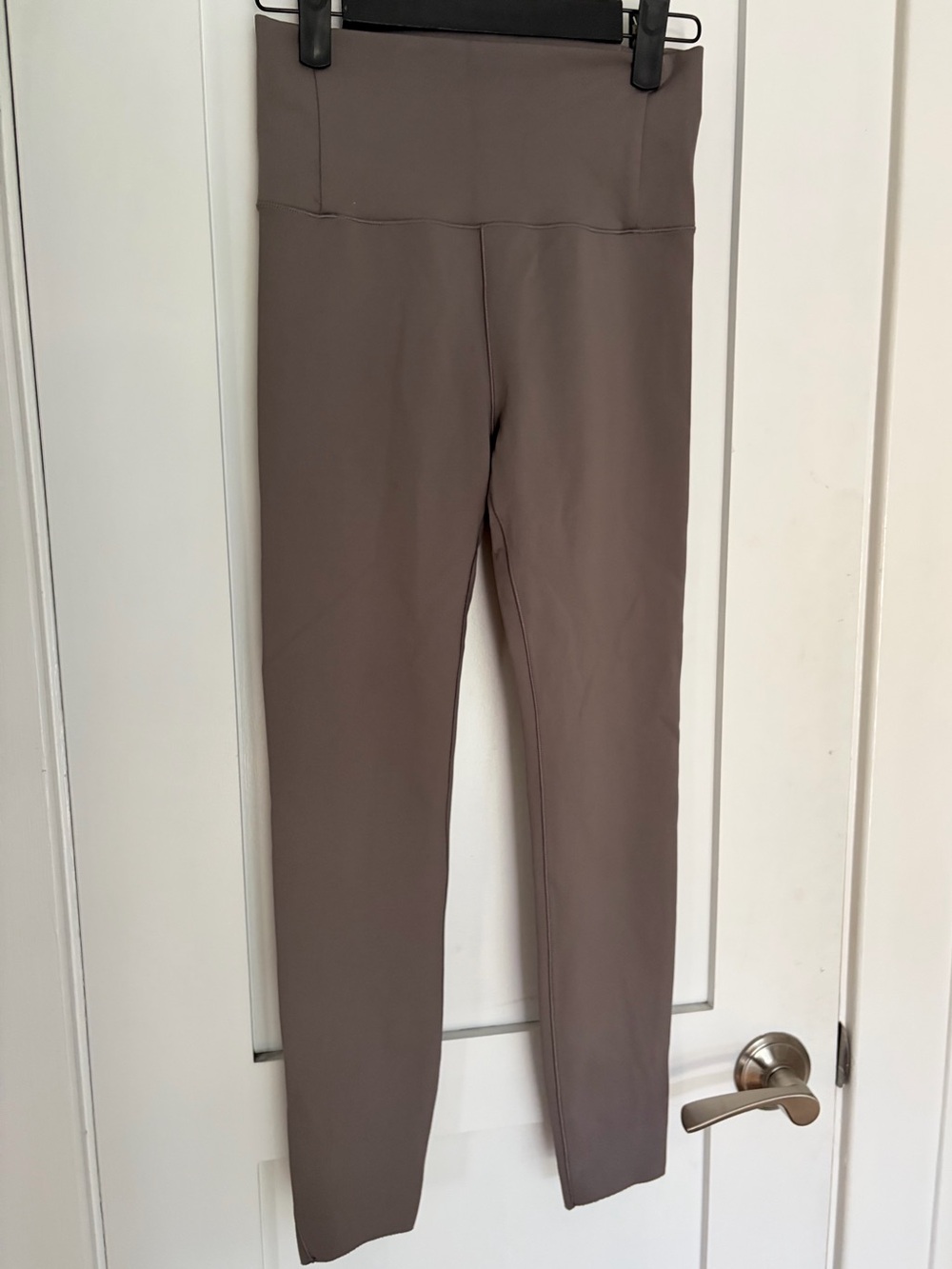 52. Size Small VUORI Grey Evolve Leggings